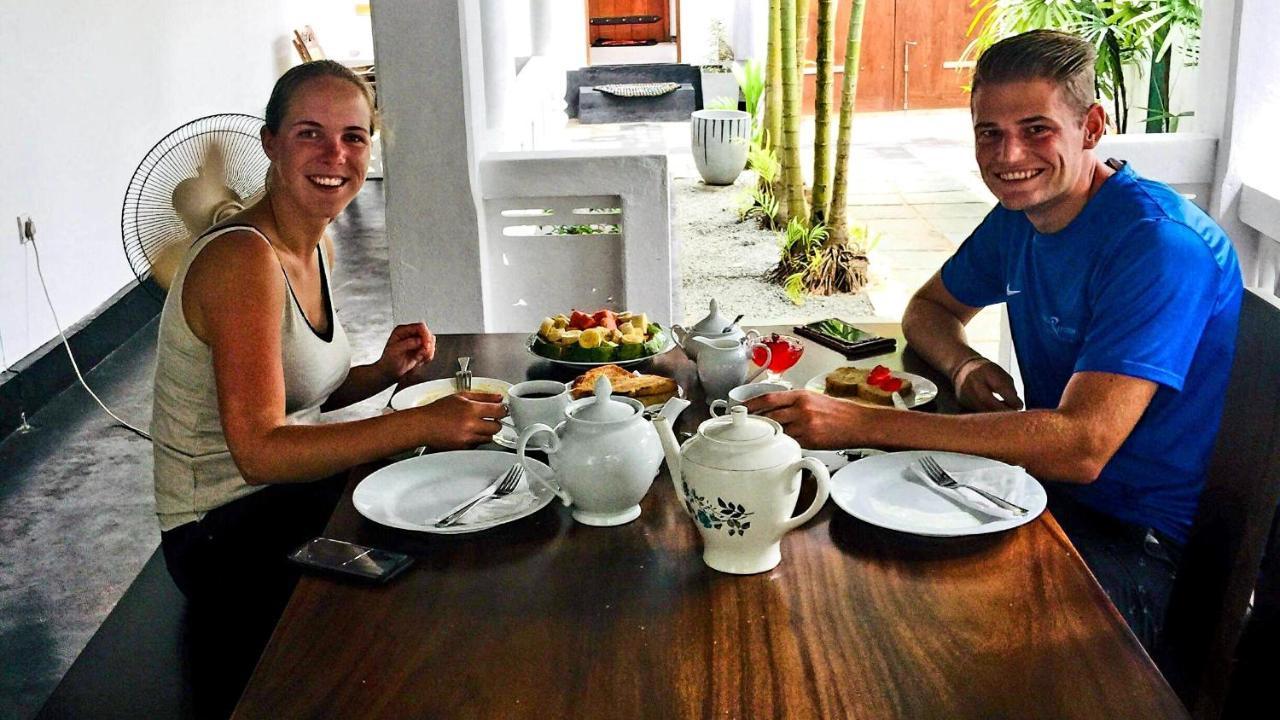 Bandulas Beach House Хиккадува Экстерьер фото